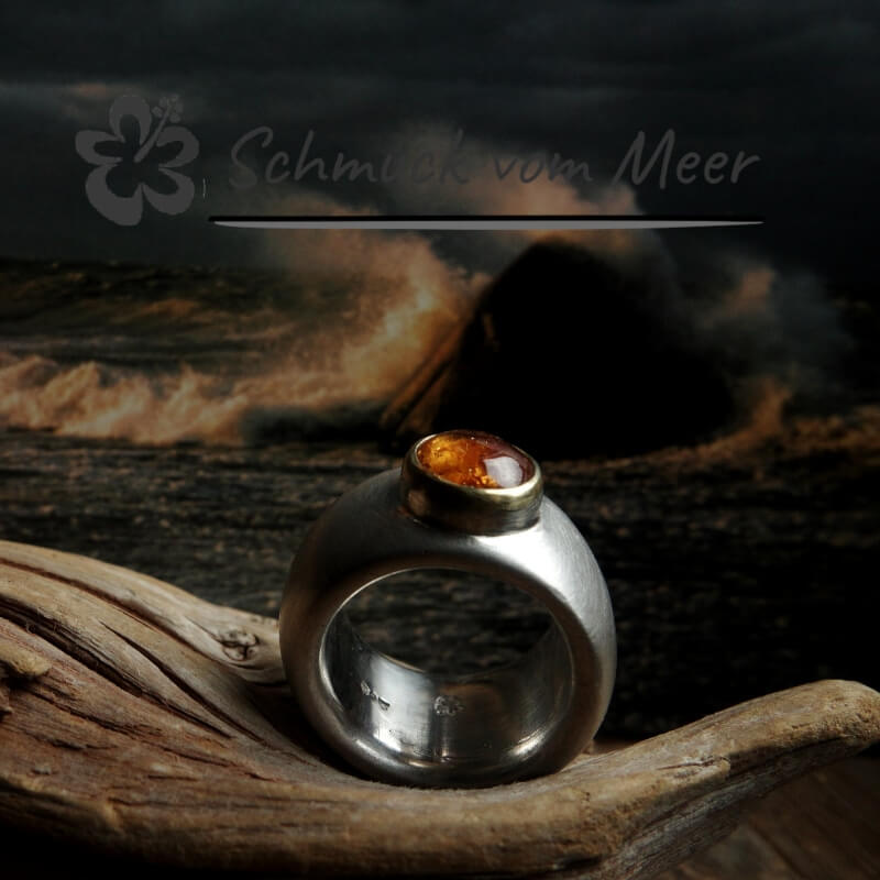 grosser massiver Silberring mit einem orangen Mandaringranat